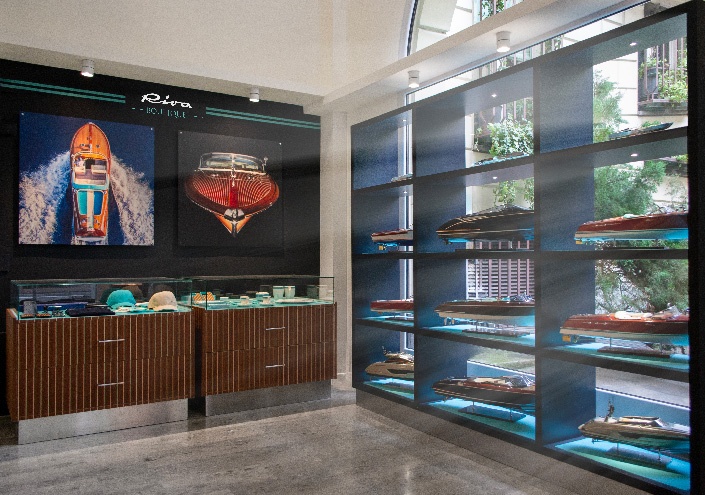 The first Riva Boutique opens in Milan.